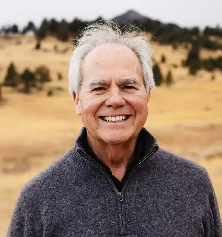 Elliott Bouillion's Headshot