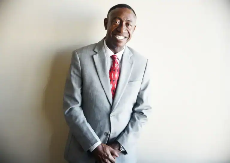 Roy Griggs's Headshot