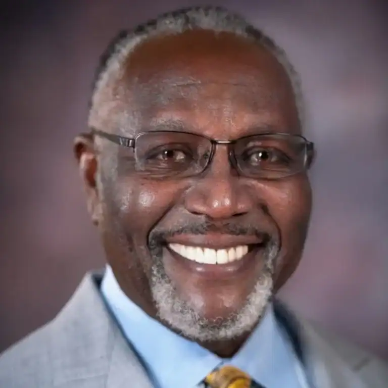 Henry Coaxum's Headshot