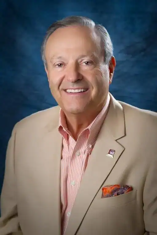 Richard Lipsey's Headshot